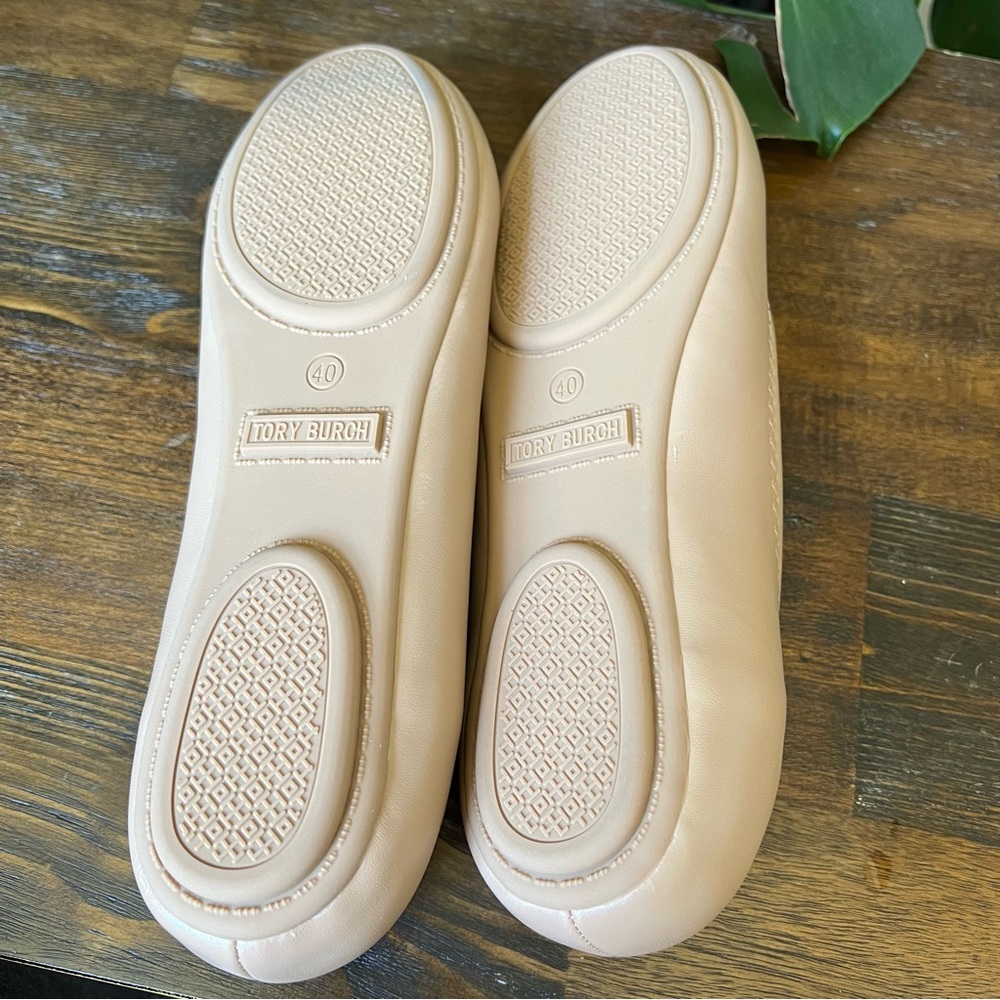 Tory Burch Minnie Nude Leather Travel Ballet Flats With Gold Logo EU40 US9.5 - Picture 9 of 12
